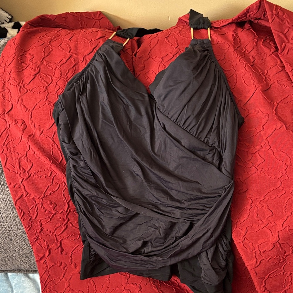 Spanx Swim Top 12 ⭐️